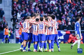 张镇麟上演空接暴扣＂