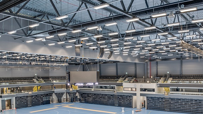 赫内斯：拜仁再次成为一座堡垒；孔帕尼像老母鸡一样保护球员